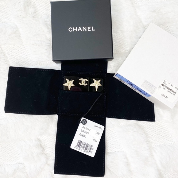 CHANEL Ear Bud charms. Brand new - Picture 3 of 5